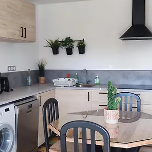 https://maison-de-village-le-gecko-2-4pers.hotels-rhonealpes.com